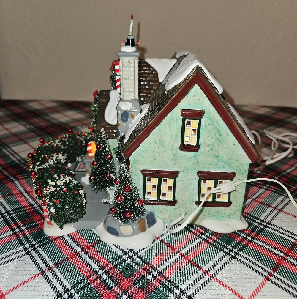 Department 56 "The Peppermint House" Snow Village Holiday Decor - Picture 7 of 13